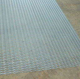 不銹鋼鋼板網(wǎng) 多功可用于隔斷與鋼格板的優(yōu)勢解析