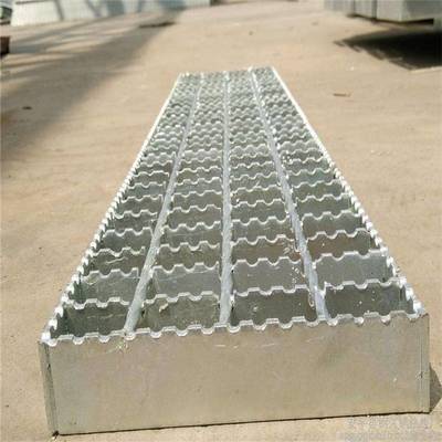 防滑齒形鋼格板 價格影響因素與產(chǎn)品特點解析